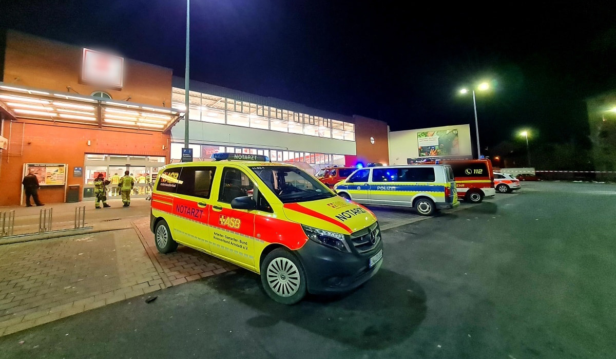 Havarie an Kühlanlage Rettungseinsatz im Kaufland in Ilmenau