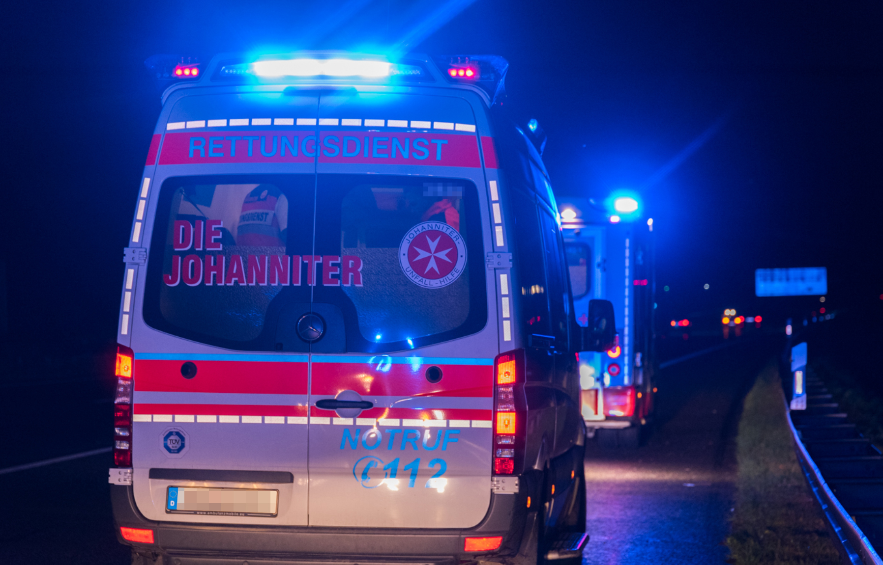 Unfall am Hermsdorfer Kreuz: Lkw-Fahrer durch Windschutzscheibe geschleudert - thüringen112.de ...