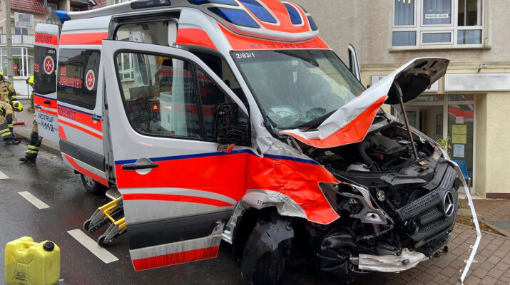 Notfallhammer Nothammer Auto Unfall in Sachsen-Anhalt