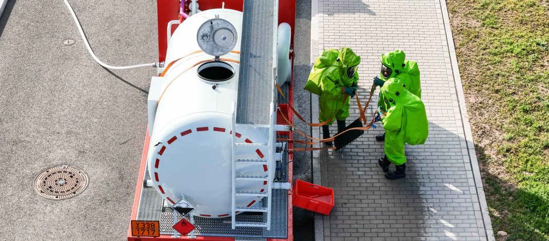 Landkreis simuliert Gefahrgutunfall im Industriegebiet Hildburghausen