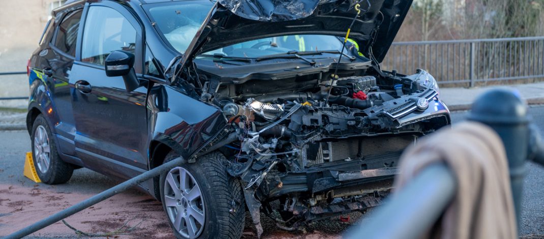 Gefährliche Tour durch Kranichfeld: Fahrt unter Alkohol endet am Baum