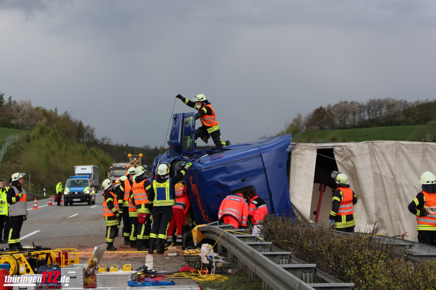 16-04-28 VU LKW 004