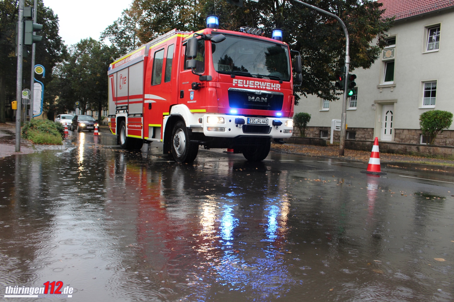 16-09-04 Wasser auf Fahrbahn 001