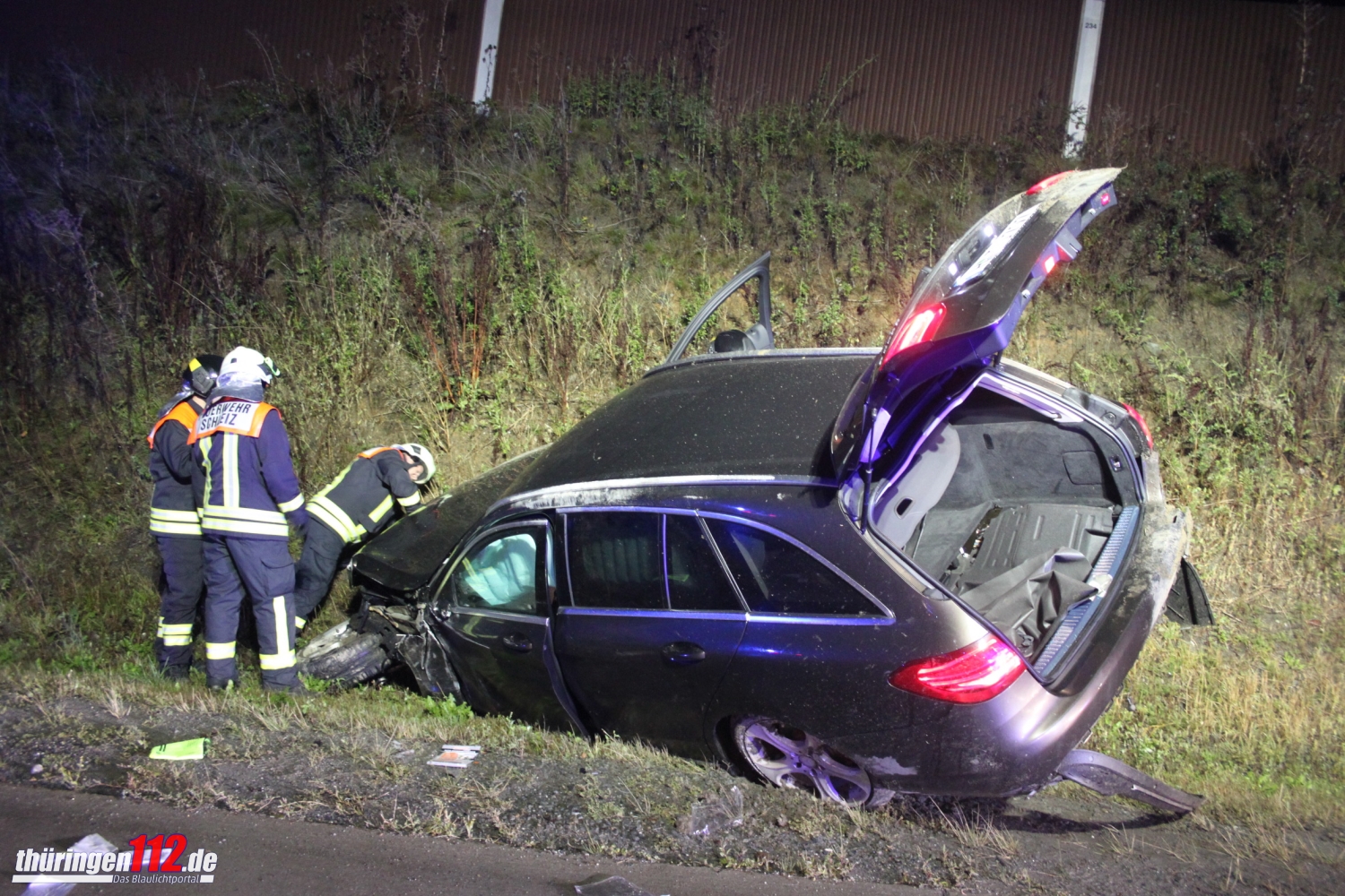 Mehrfacher Überschlag auf A9 bei Schleiz3