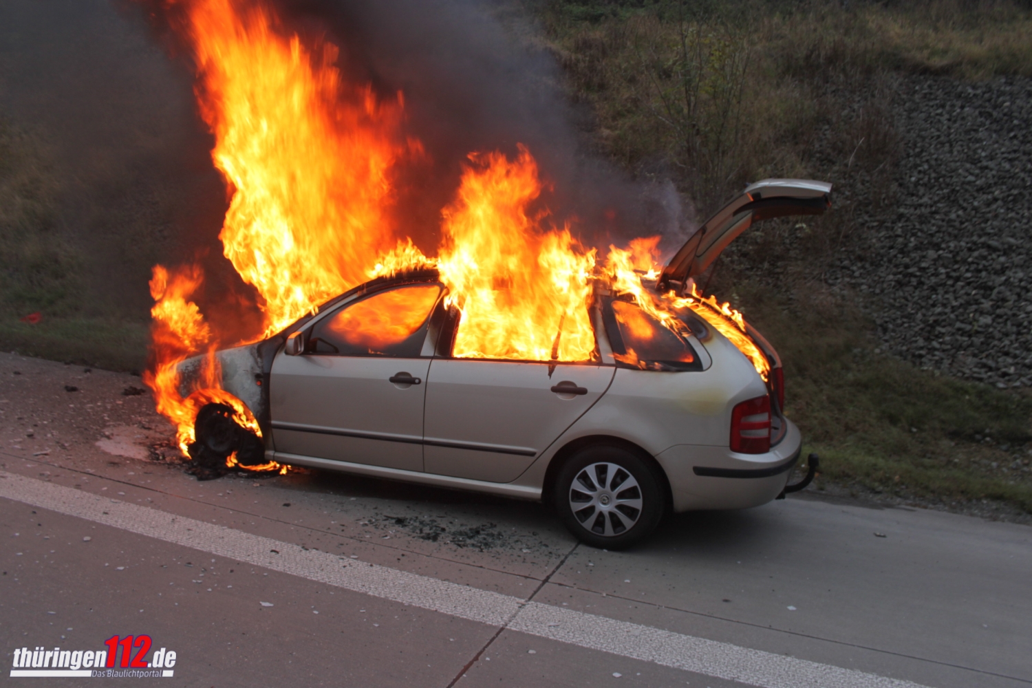 PKW Brand bei Schleiz auf A9 2