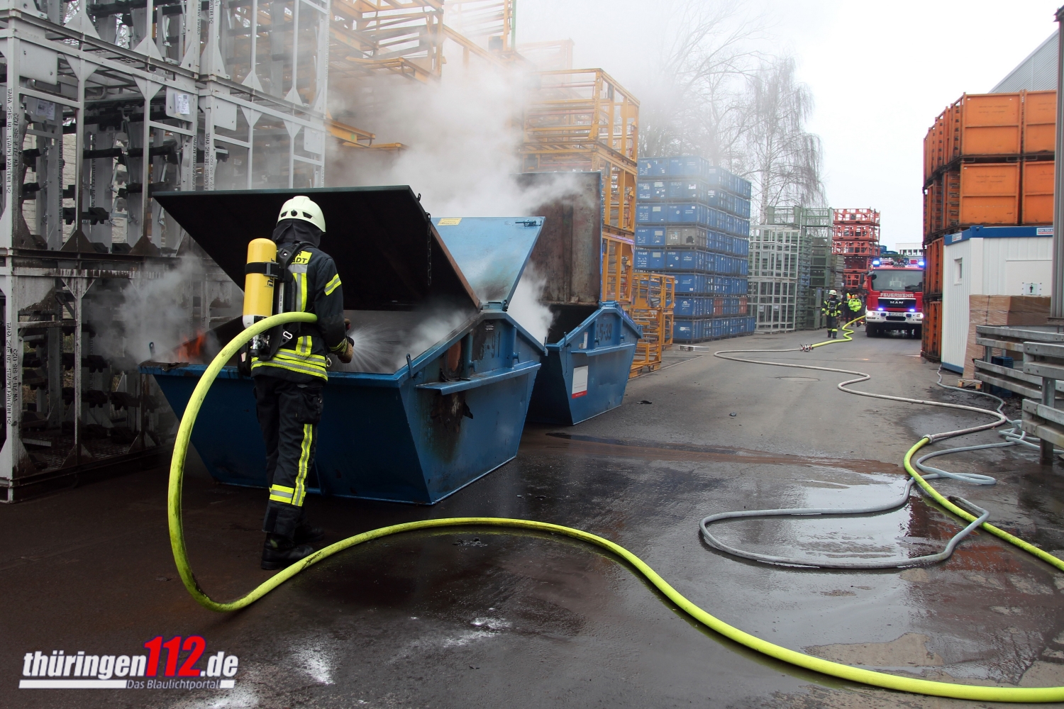 17-12-27 Containerbrand 002