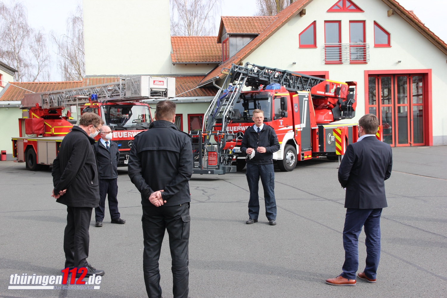 21-03-25 Drehleiterübergabe 002